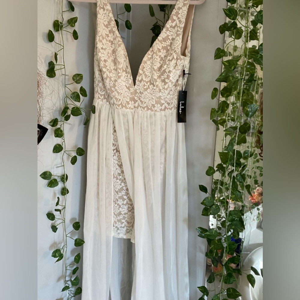Lulu’s Wedding Dress medium